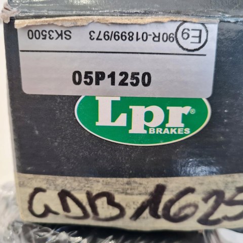 BMW 1 E81 3 E90 KLOCKI HAMULCOWE KPL LPR 05P1250
