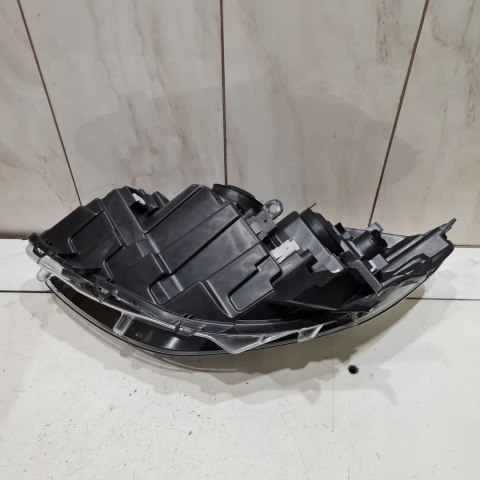 RENAULT CLIO III LAMPA REFLEKTOR PRAWY VALEO 044056