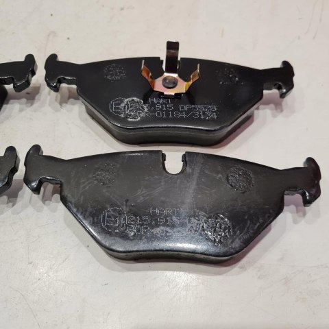 BMW 5 E34 7 E32 KLOCKI HAMULCOWE TYŁ TYLNE KPL HART 215915