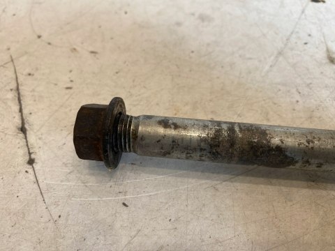 KAWASAKI KZ 750 GT OŚ OŚKA SZPILKA KOŁA PRZEDNIEGO