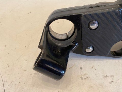 SUZUKI RF 900 R 94-99 900R PÓŁKA GÓRNA ZAWIESZENIA UCHWYT MOCOWANIE LAG