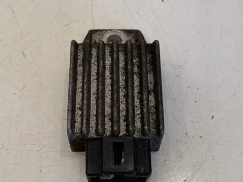 PEUGEOT XP 50 REGULATOR NAPIĘCIA