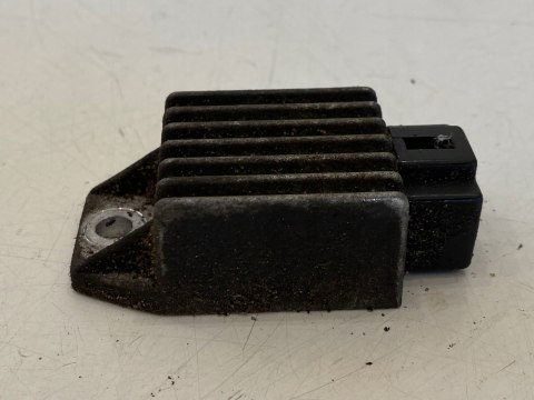PEUGEOT XP 50 REGULATOR NAPIĘCIA