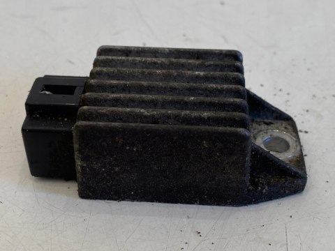 PEUGEOT XP 50 REGULATOR NAPIĘCIA