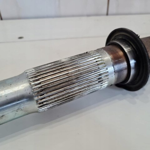 YAMAHA BRUIN 250 OŚ OŚKA NAPĘDOWA