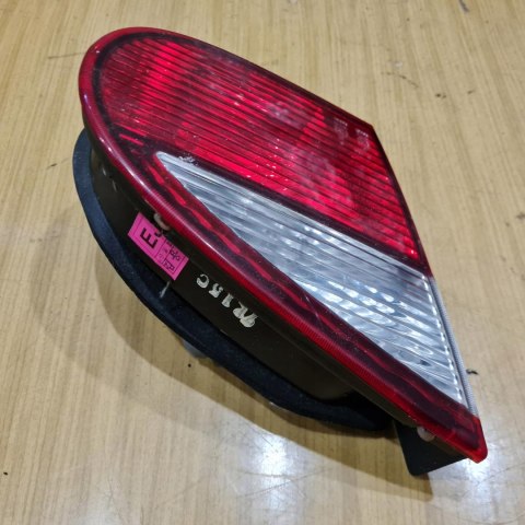 DAEWOO LANOS SEDAN LAMPA PRAWY TYŁ TYLNA W KLAPĘ ORYGINAŁ NOWA !