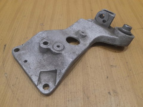 SUZUKI GSXR 1100 SET PODNÓŻEK MOCOWANIE LEWY