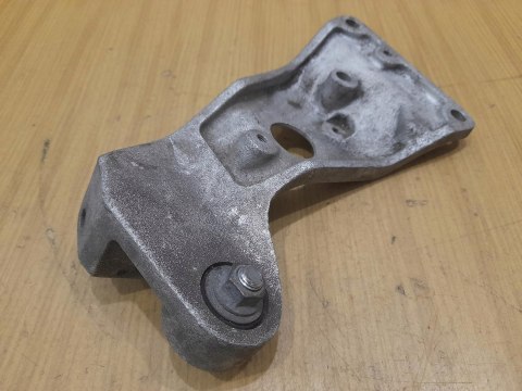 SUZUKI GSXR 1100 SET PODNÓŻEK MOCOWANIE LEWY
