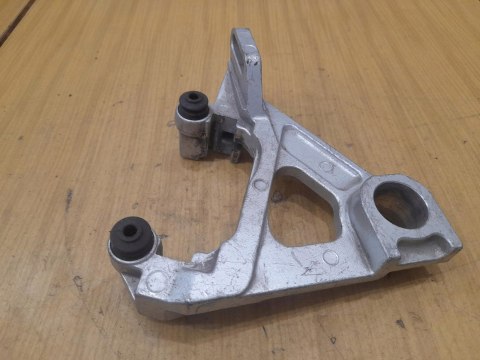 YAMAHA YZF R6 RJ03 JARZMO MOCOWANIE ZACISKU TYŁ