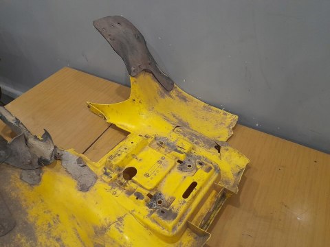 POLARIS SCRAMBLER 500 ZDERZAK NADKOLE OWIEWKA TYŁ