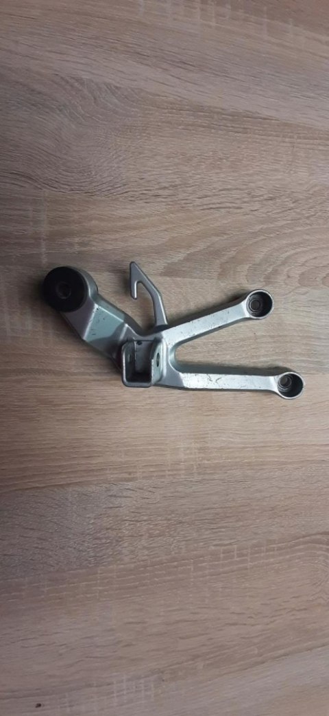 SUZUKI SV 1000 03-07 SET PODNÓŻEK PRAWY TYŁ