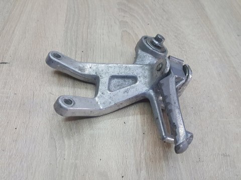 YAMAHA FZR 1000 SET PODNÓŻEK MOCOWANIE PRAWY TYŁ