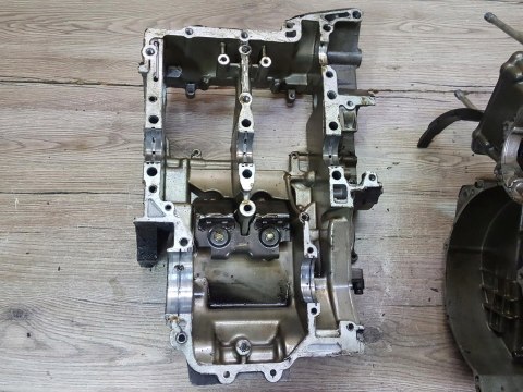 YAMAHA TDM 850 4DT KARTERY BLOK SILNIKA KPL