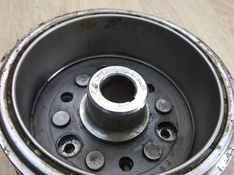 YAMAHA TDM 850 MAGNETO KOŁO MAGNESOWE