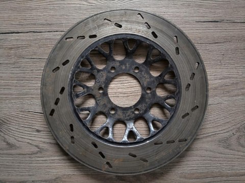 SUZUKI GS 650 TARCZA HAMULCOWA PRZÓD