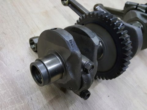 SUZUKI GSXF 750 WAŁ KORBOWY KORBOWODY KPL