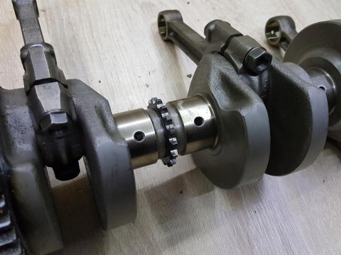 SUZUKI GSXF 750 WAŁ KORBOWY KORBOWODY KPL