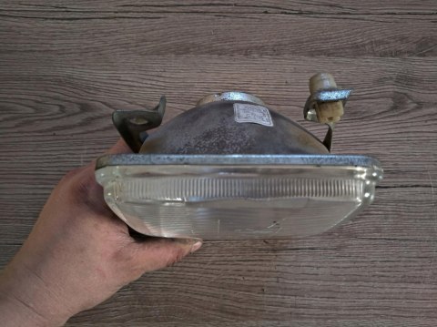 SUZUKI GSXR GSX-R 750 REFLEKTOR LAMPA PRZÓD 1985r