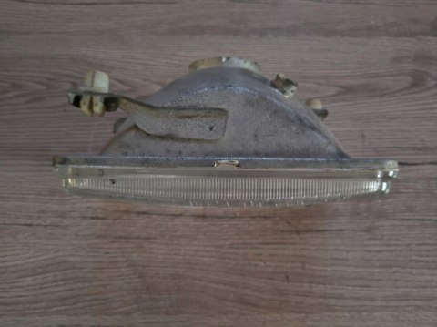 SUZUKI GSXR GSX-R 750 REFLEKTOR LAMPA PRZÓD 1985r