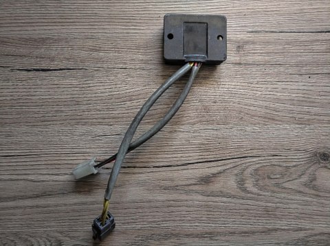 SUZUKI RG 125 REGULATOR NAPIĘCIA