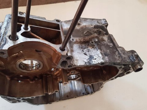 HONDA VT 600 SHADOW KARTER BLOK SILNIKA PRAWY