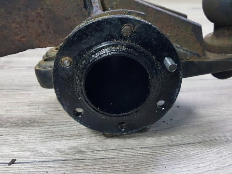 KAWASAKI KLF 300 A OBUDOWA PÓŁOSI MOCOWANIE PIASTY