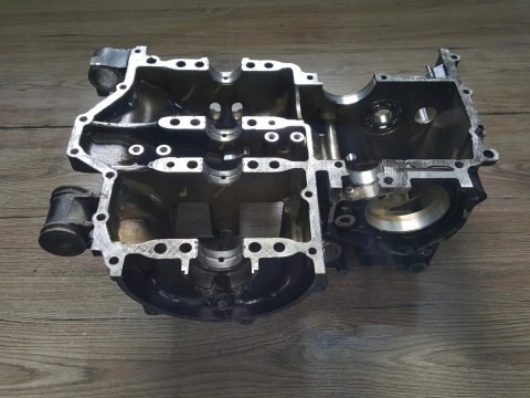 HONDA VF 750 V45 SUPER MAGNA KARTER DOLNY BLOK