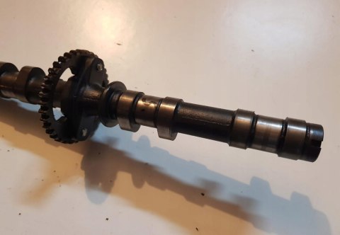 HONDA CBR 600 F1 WAŁEK ROZRZĄDU SSĄCY