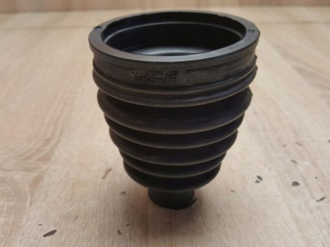 OSŁONA PRZEGUBU PÓŁOSI NAPĘDOWEJ BT-526X