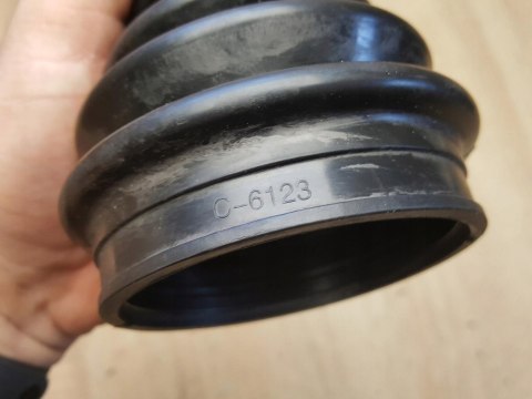 OSŁONA PRZEGUBU PÓŁOSI NAPĘDOWEJ C-6123