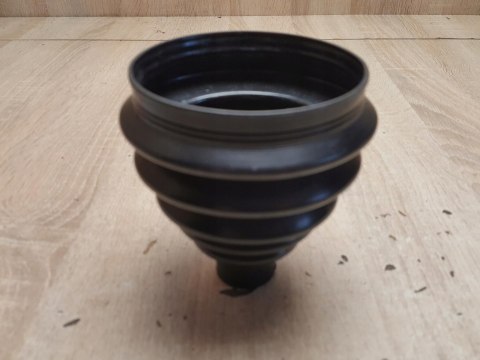 OSŁONA PRZEGUBU PÓŁOSI NAPĘDOWEJ T1X183