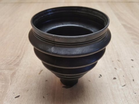 OSŁONA PRZEGUBU PÓŁOSI NAPĘDOWEJ T1X183