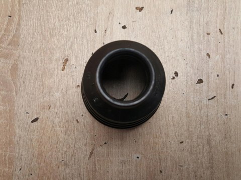 OSŁONA PRZEGUBU PÓŁOSI NAPĘDOWEJ T2H930