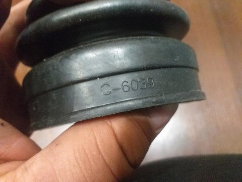 OSŁONA PRZEGUBU PÓŁOSI NAPĘDOWEJ C-6039