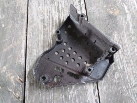 OSŁONA ZĘBATKI ŁAŃCUCHA SUZUKI GSXR 750