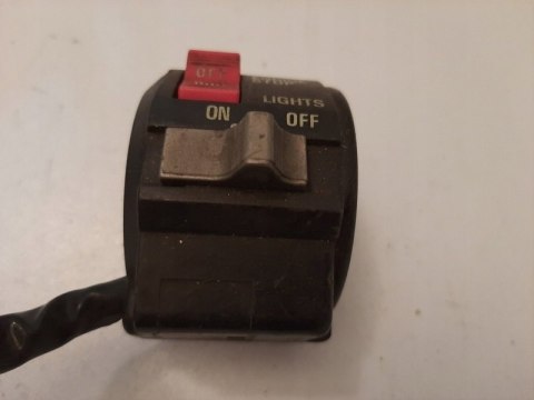 PRZEŁĄCZNIK PRAWY SUZUKI RG 125