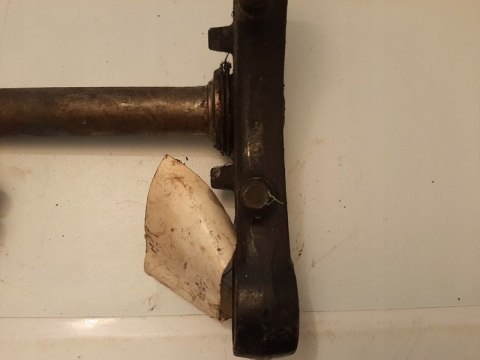SZTYCA PÓŁKA DOLNA HONDA VT 500