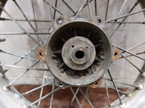 KOŁO FELGA TYŁ CAGIVA ELEFANT 650 DUCATI DM650LE1