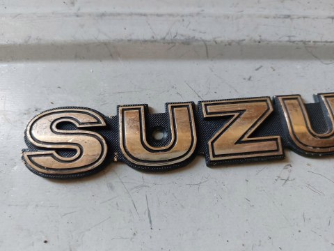 EMBLEMAT ZNACZEK SUZUKI