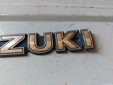 EMBLEMAT ZNACZEK SUZUKI