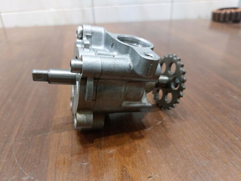 POMPA OLEJU HONDA CB1 400