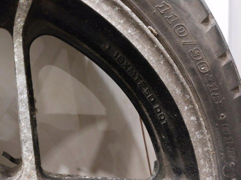 KOŁO FELGA HONDA VF 750 MAGNA