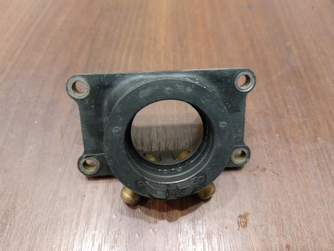 KRÓCIEC SSĄCY SUZUKI RGV 250