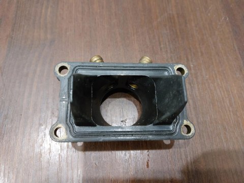 KRÓCIEC SSĄCY SUZUKI RGV 250