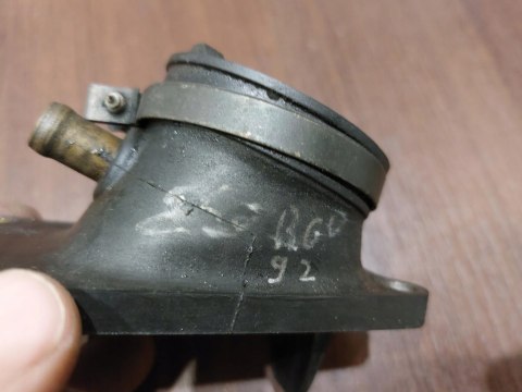 KRÓCIEC SSĄCY SUZUKI RGV 250