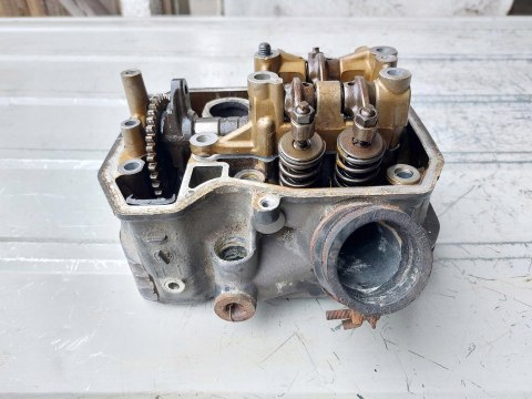 GŁOWICA CYLINDRA KPL HONDA NTV 650 RC33E
