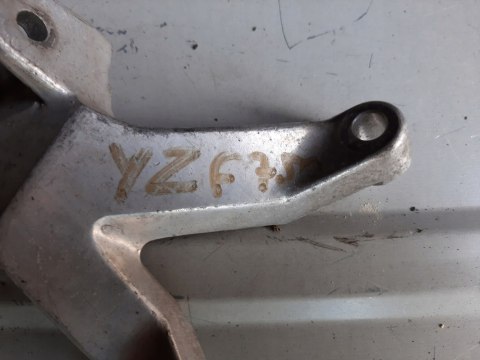 SET PODNÓŻEK YAMAHA YZF 750