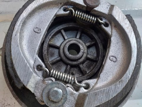 BĘBEN SZCZĘKI HAMULCOWE TYŁ HONDA PXR 50