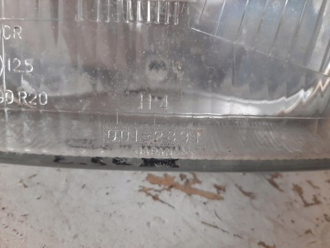 REFLEKTOR LAMPA PRZÓD SUZUKI GSX ES 550 750