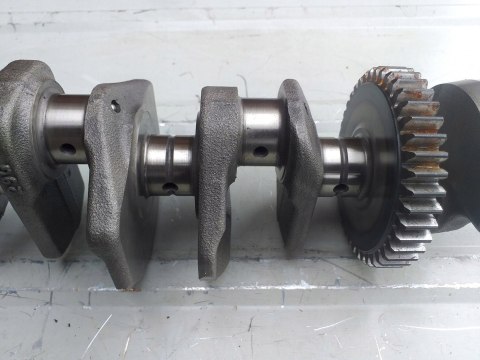 WAŁ KORBOWY MAGNETO KOŁO MAGNESOWE SUZUKI GSR 600